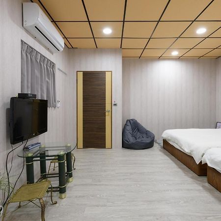 羅東夜市 小宅一生民宿 Night Market Small House Lifetime Hotel 뤄동 외부 사진