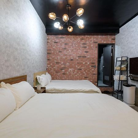 羅東夜市 小宅一生民宿 Night Market Small House Lifetime Hotel 뤄동 외부 사진