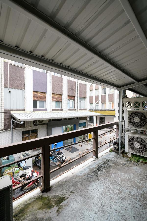羅東夜市 小宅一生民宿 Night Market Small House Lifetime Hotel 뤄동 외부 사진