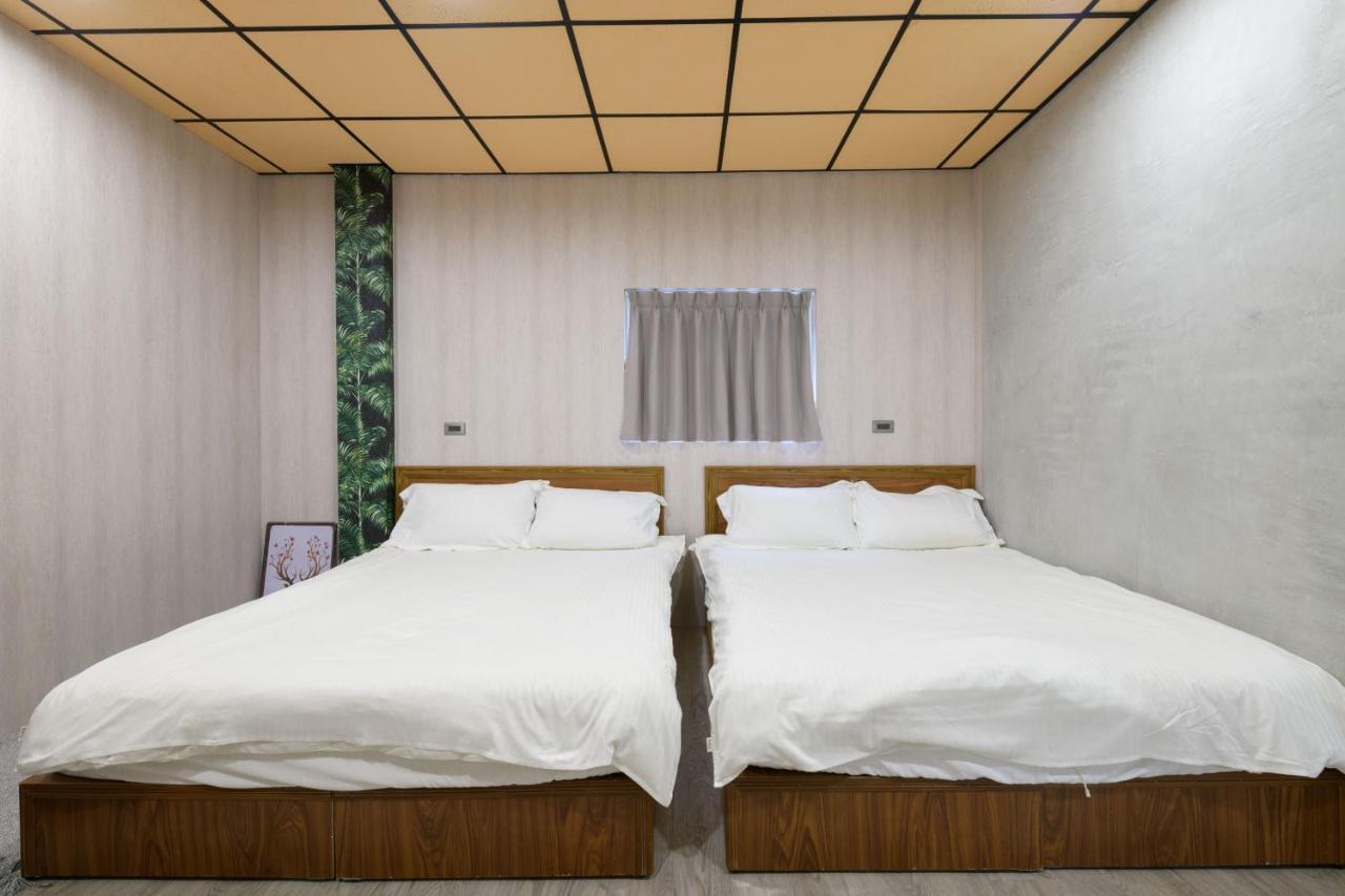 羅東夜市 小宅一生民宿 Night Market Small House Lifetime Hotel 뤄동 외부 사진