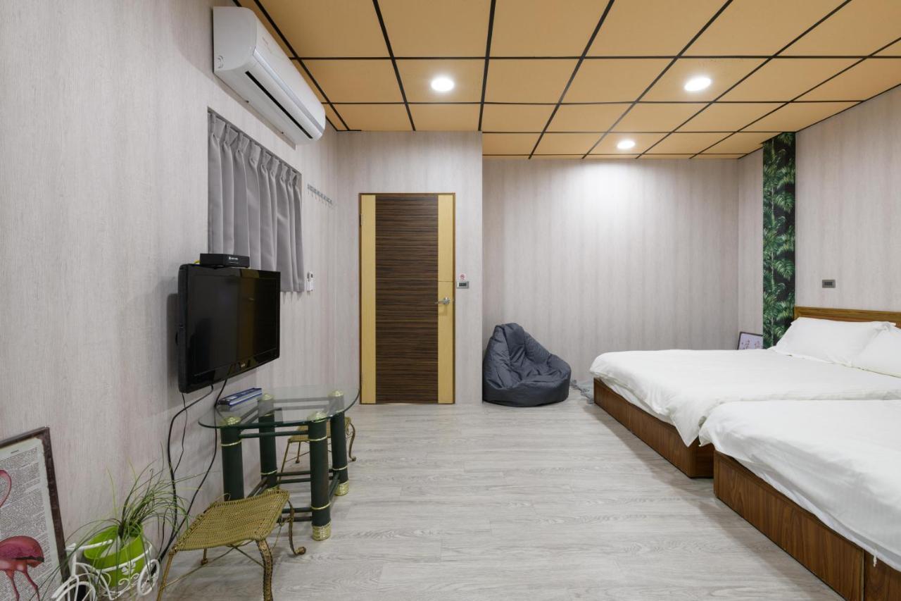羅東夜市 小宅一生民宿 Night Market Small House Lifetime Hotel 뤄동 외부 사진